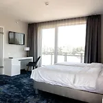 Ferry Aparthotel