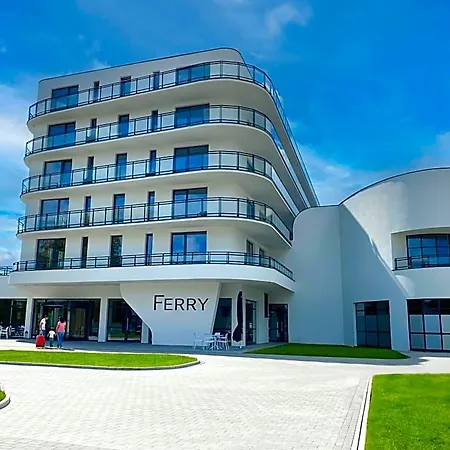 Ferry מלון דירות 4*